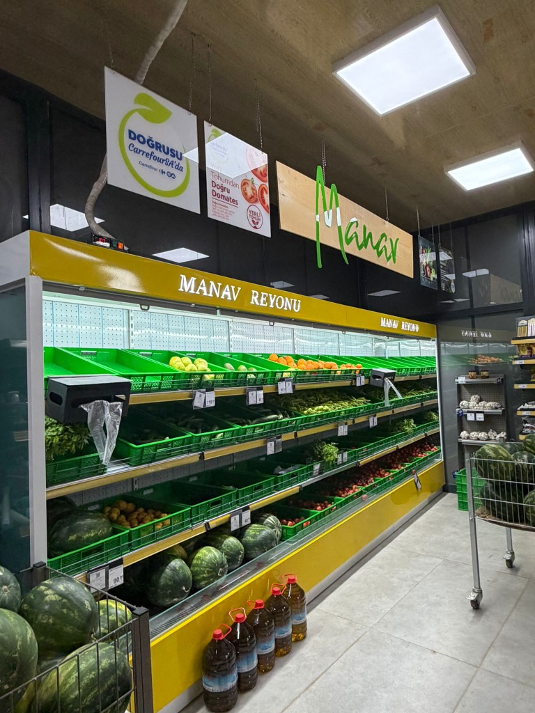 Yeşiltepe CarrefourSA atıştırmalık ve bisküvi reyonu, Didim Ak-Yeniköy