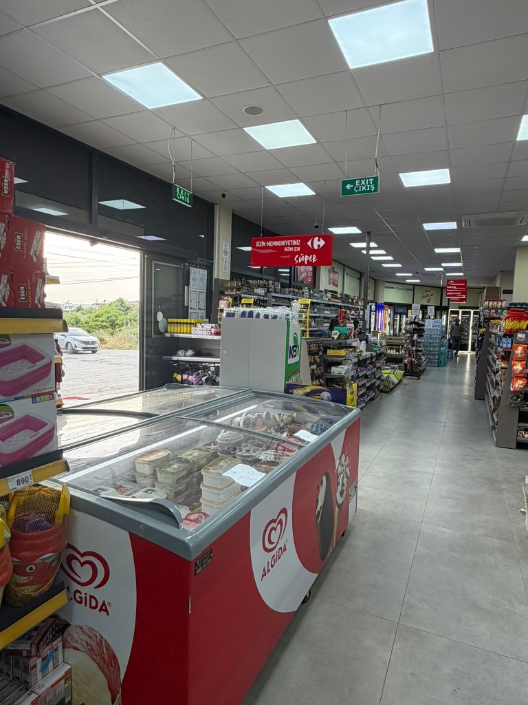 Yeşiltepe CarrefourSA mağaza girişi — Markam Alışveriş, Didim Ak-Yeniköy